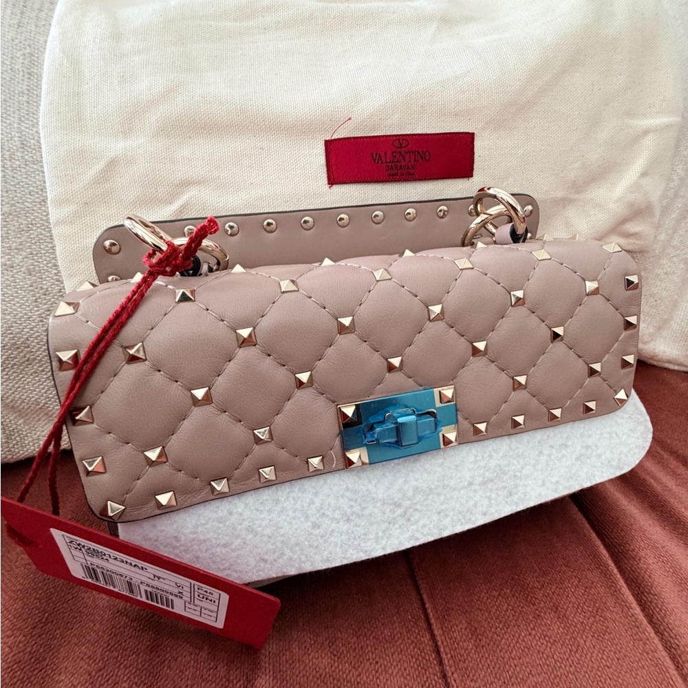 Valentino Garavani Rockstud Quilted Leather Shoulder Bag - Taupe